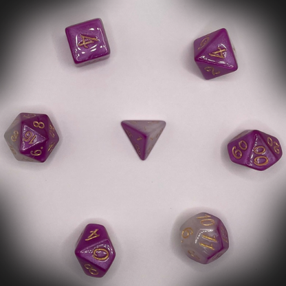 Sun Forge - RPG Dice Set - White & Purple Marble (7stk)